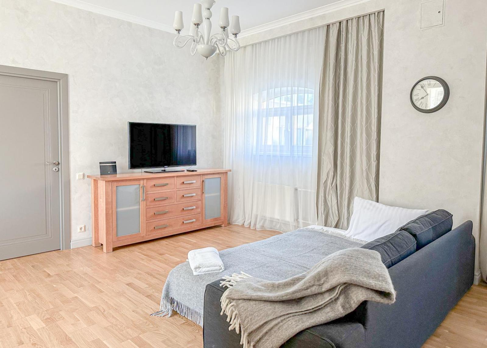 Heart, Space, Loft View, Free Parking Apartment Riga