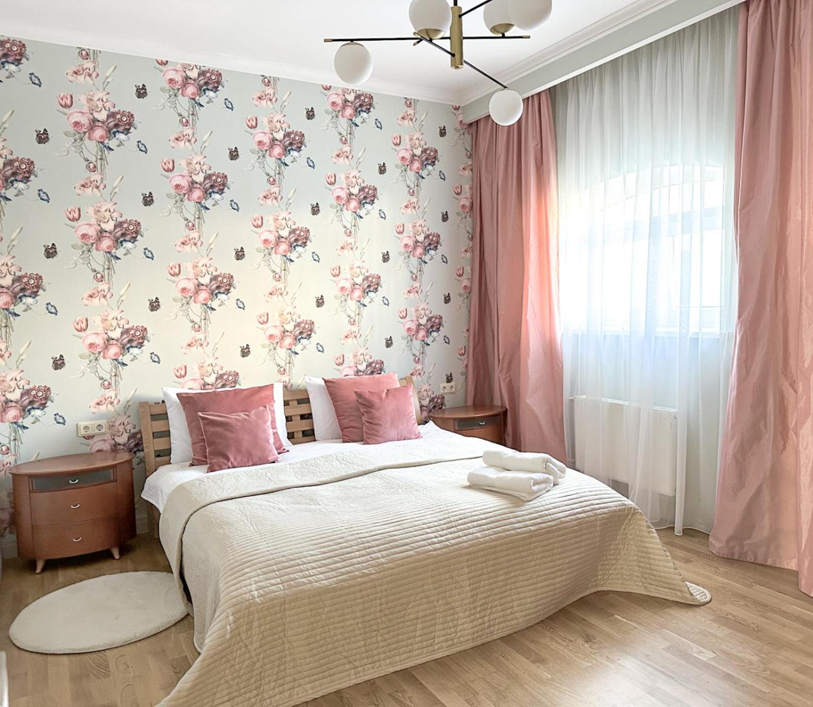 Apartment Heart, Space, Loft View, Free Parking Riga